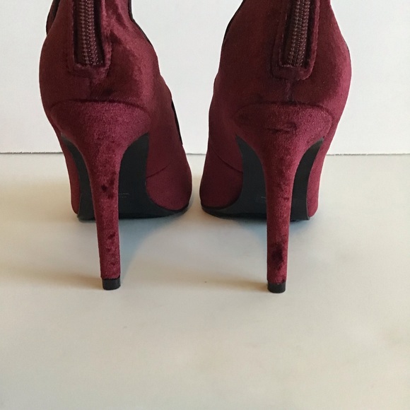 Guess Wine Velvet Strappy Stilleto Heels Sz 8.5 - Picture 5 of 8